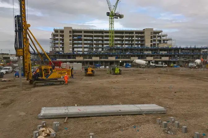 Precast piling at Fletton Quays