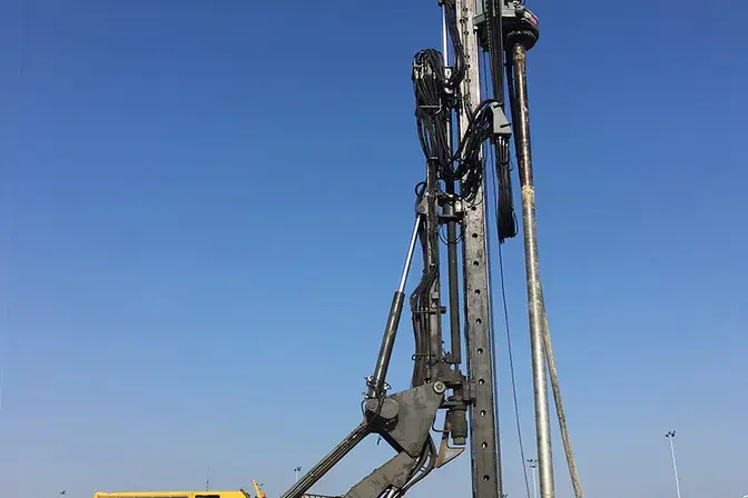 Keller rig for installing rigid inclusions