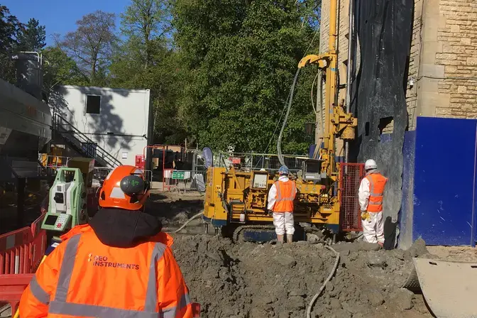 An engineer from GEO-Instruments monitors the jet grouting works