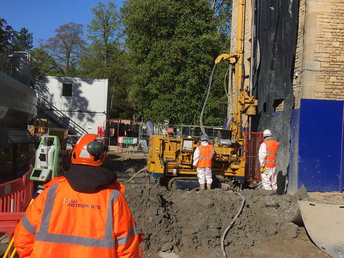 An engineer from GEO-Instruments monitors the jet grouting works